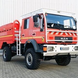 foto 4x4 MAN hasič 4m3 + 200 ltr CAMPER Rosenbauer