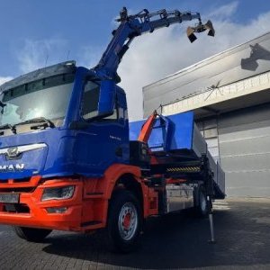 foto Zánovní Eur6 kontejner + HIAB + vana