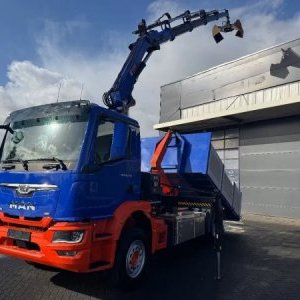 foto Zánovní Eur6 kontejner + HIAB + vana