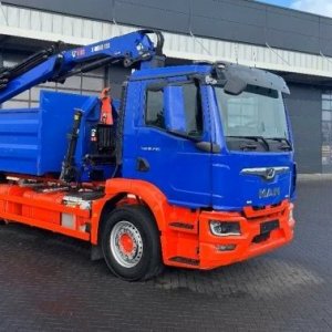 foto Zánovní Eur6 kontejner + HIAB + vana
