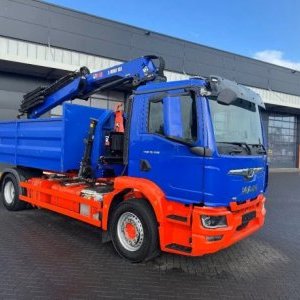 foto Zánovní Eur6 kontejner + HIAB + vana