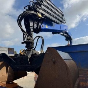 foto Zánovní Eur6 kontejner + HIAB + vana