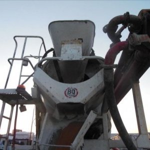 foto pumi 24m/9m3 beton mix+pumpa 8x4 MAN +Sermac