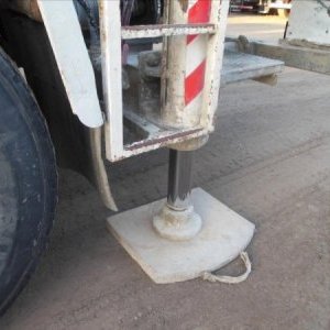 foto pumi 24m/9m3 beton mix+pumpa 8x4 MAN +Sermac