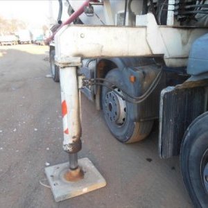 foto pumi 24m/9m3 beton mix+pumpa 8x4 MAN +Sermac
